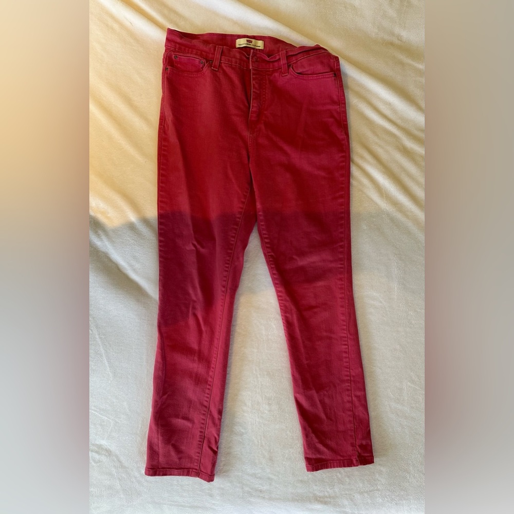 Levi’s - women’s size 31-  512 - pink